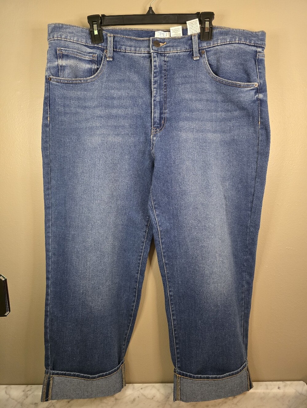 Time and Tru Women's High Rise Straight Leg Cuffed Jeans, 26.5" Inseam Size 20